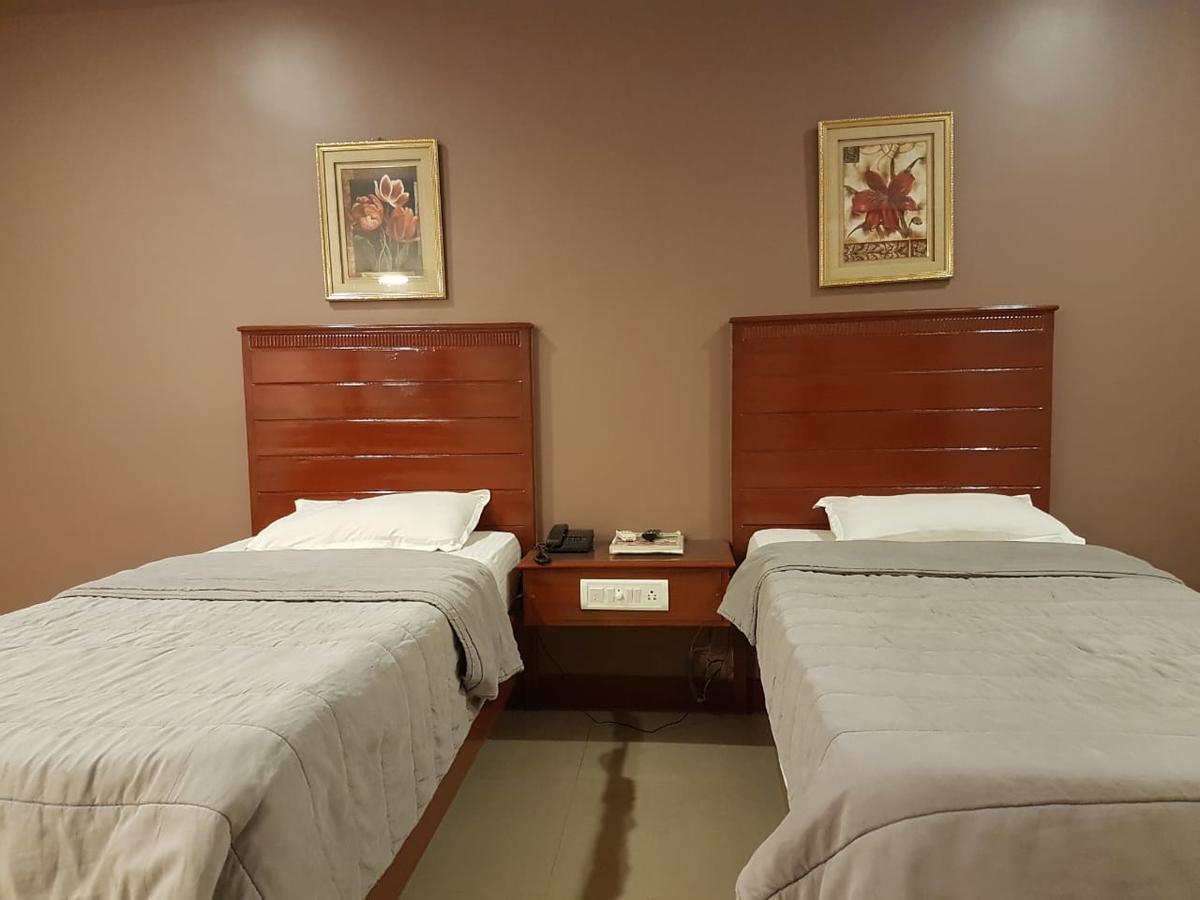 Hotel Subhalakshmi Palace Karaikkudi Exteriör bild