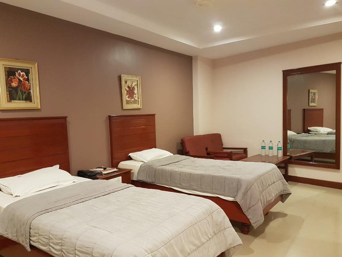 Hotel Subhalakshmi Palace Karaikkudi Exteriör bild