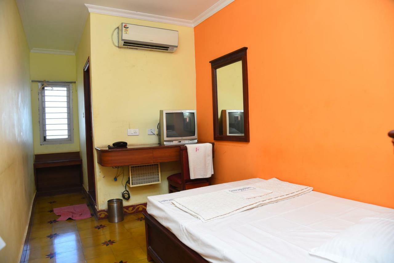 Hotel Subhalakshmi Palace Karaikkudi Exteriör bild