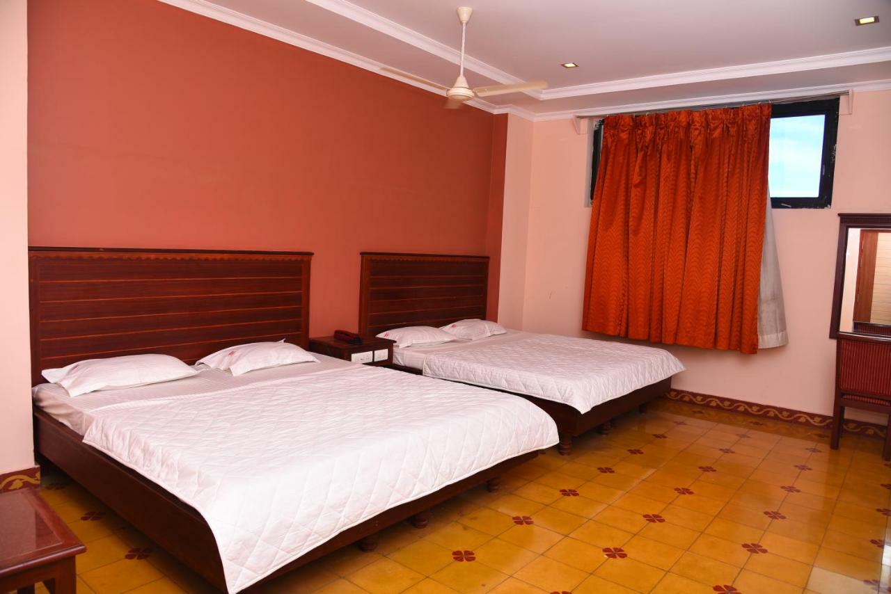 Hotel Subhalakshmi Palace Karaikkudi Exteriör bild