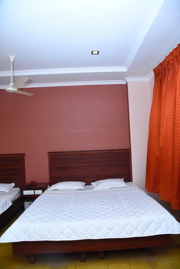 Hotel Subhalakshmi Palace Karaikkudi Exteriör bild