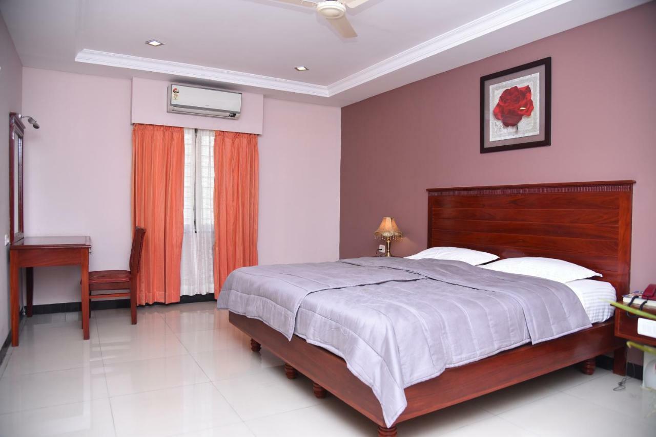 Hotel Subhalakshmi Palace Karaikkudi Exteriör bild