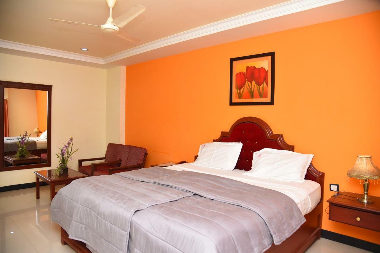 Hotel Subhalakshmi Palace Karaikkudi Exteriör bild
