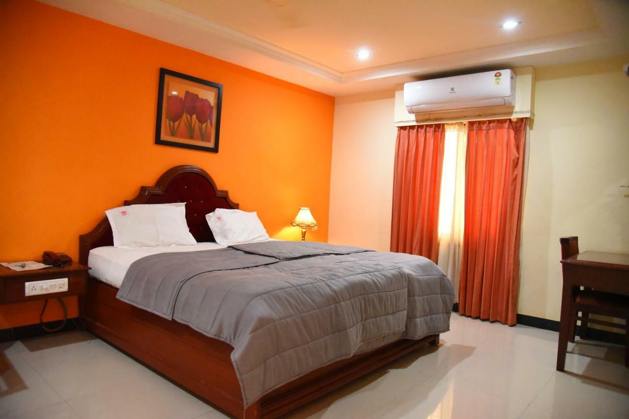 Hotel Subhalakshmi Palace Karaikkudi Exteriör bild
