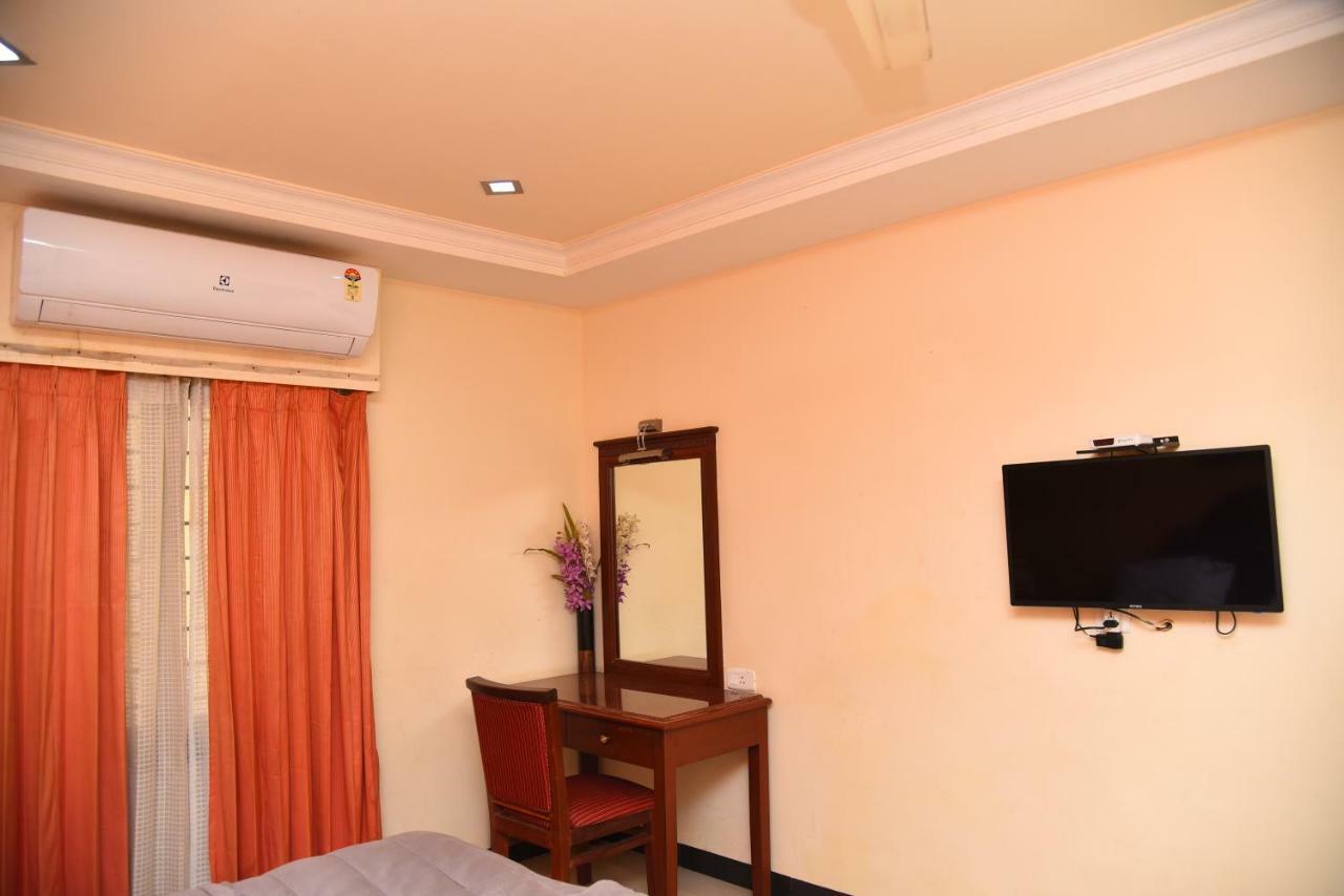 Hotel Subhalakshmi Palace Karaikkudi Exteriör bild
